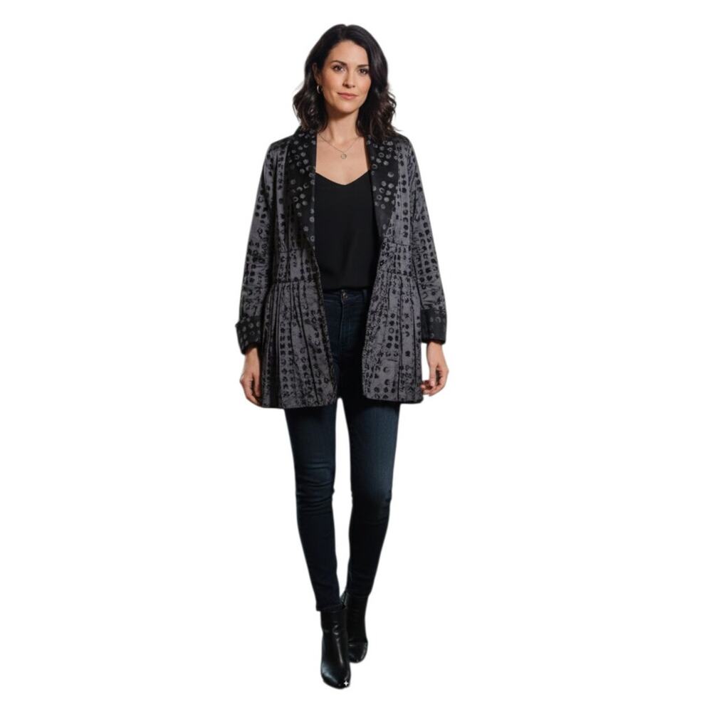 Woman’s Lightweight Black Gray Blazer/Jacket/Coat Dotted Collared Buttons Size 8